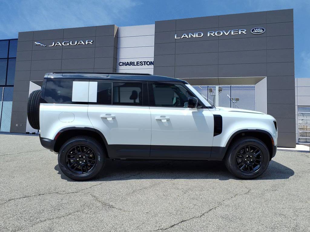 Certified Used 2026 Fuji White Land Rover S image 6