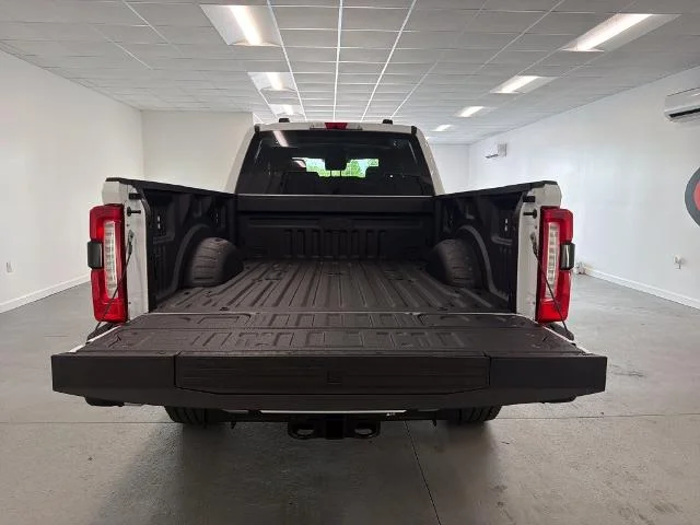 New 2027 Oxford White Ford F-250® Lariat® image 23