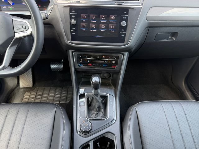 2022 Volkswagen Tiguan SE - Photo 12