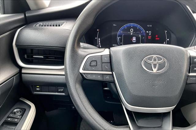 Certified Used 2025 WIND CHILL PEARL Toyota  image 24