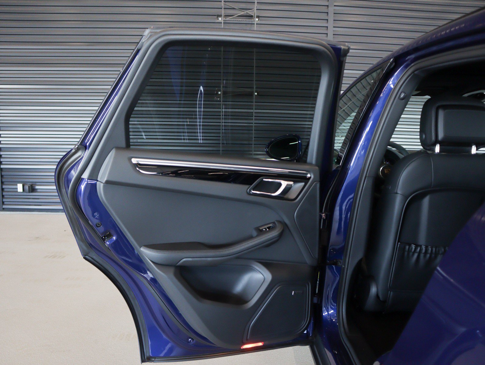 New 2026 Gentian Blue Metallic Porsche  image 25