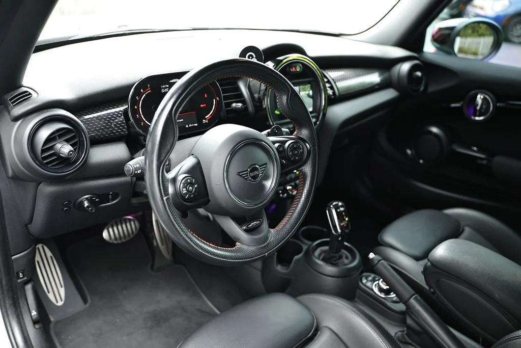 Used 2021 White Silver Metallic MINI Signature image 20