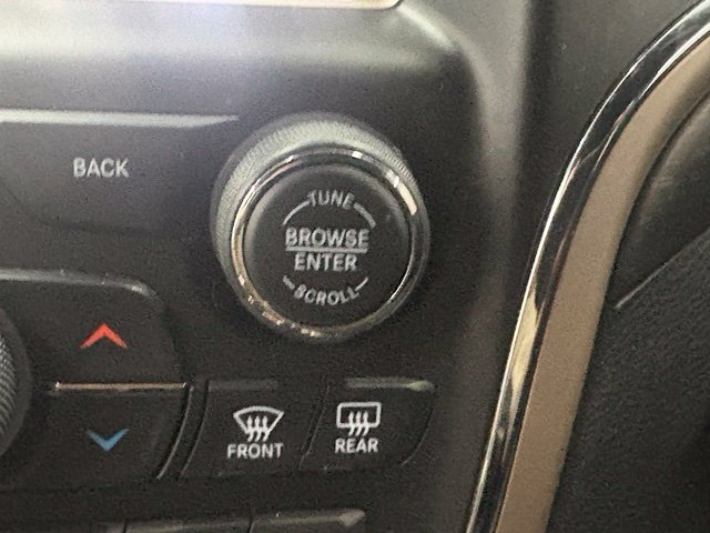 Used 2016 Silver Jeep Laredo image 39
