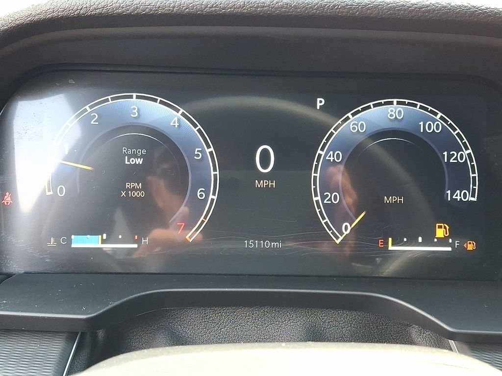 Used 2023 White Jeep Altitude image 21