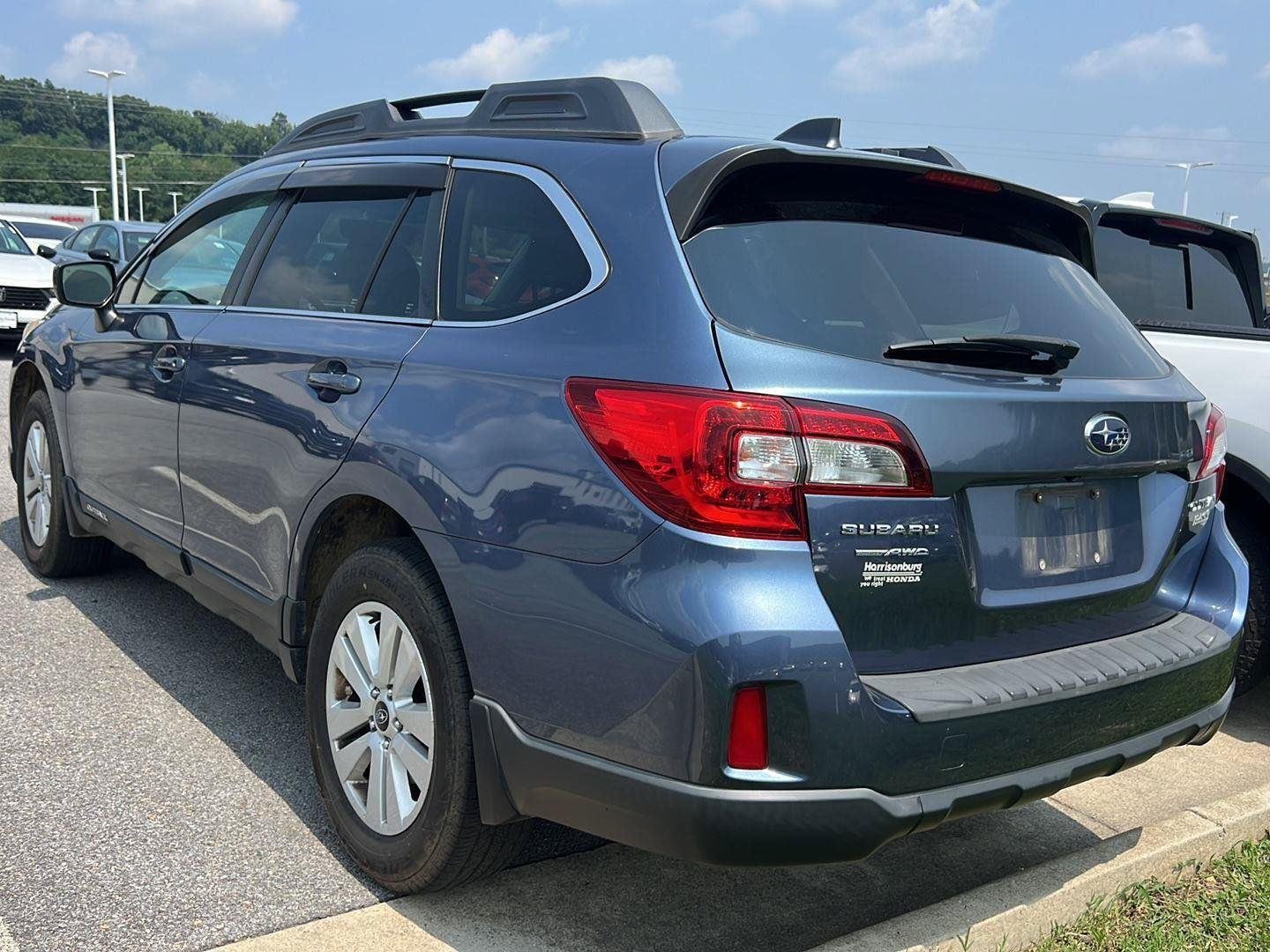 Used 2017 Twilight Blue Metallic Subaru Premium image 3