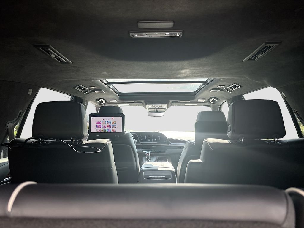 Used 2024 Silver Cadillac Sport Platinum image 22