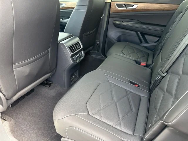 New 2026 Opal White Pearl Volkswagen 2.0T SE image 36
