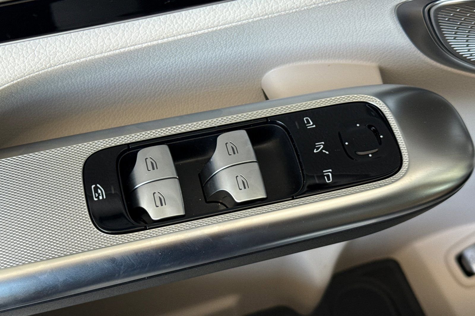 Certified Used 2026 Polar White Mercedes-Benz 300 image 16
