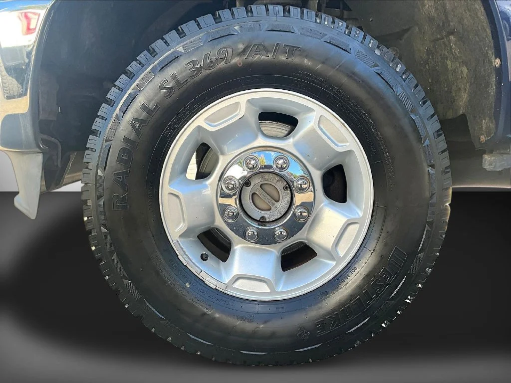 Used 2012 Dark Blue Pearl Metallic Ford XLT image 28
