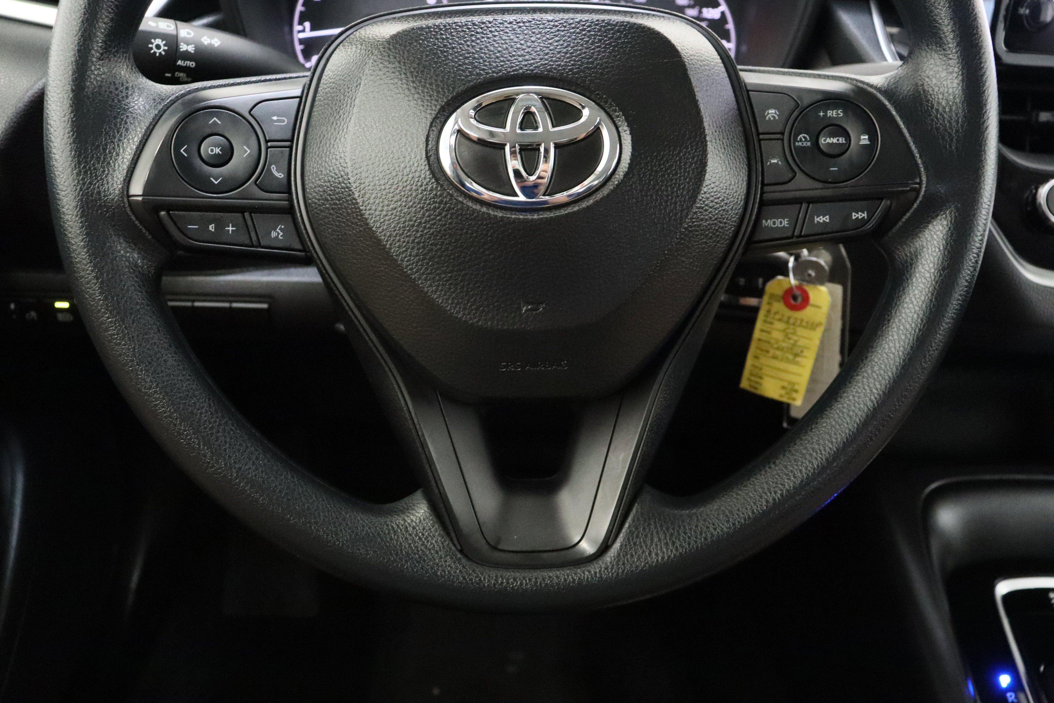 Used 2025 Ice Cap Toyota LE 2.0L image 21