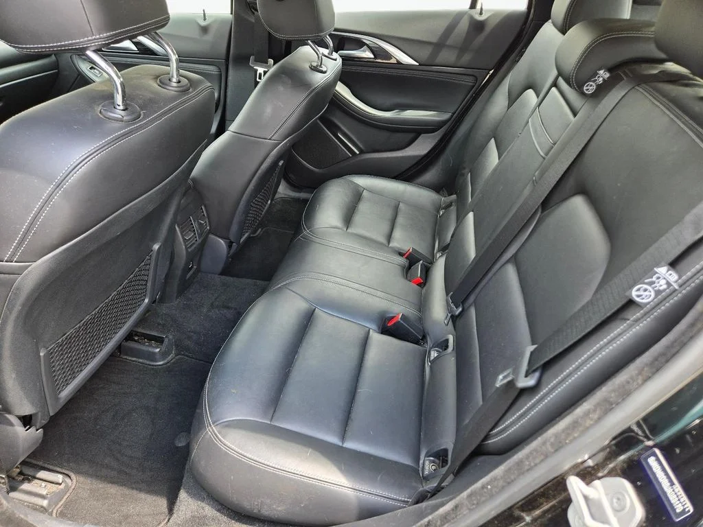 Used 2018 Black INFINITI Premium image 16
