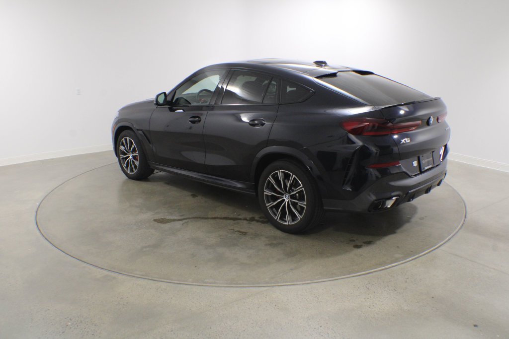 Used 2024 Carbon Black Metallic BMW xDrive40i image 4