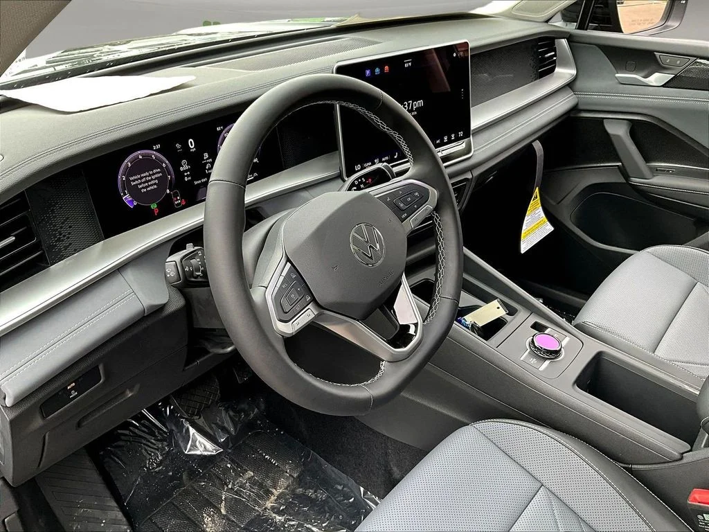 New 2026 Black Volkswagen 2.0T SE image 7