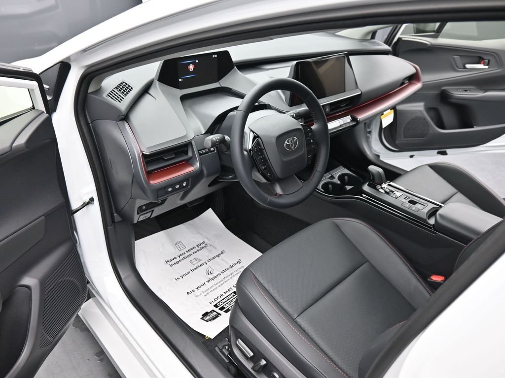 New 2026 Wind Chill Pearl <sup>1</sup> Toyota  XSE image 17