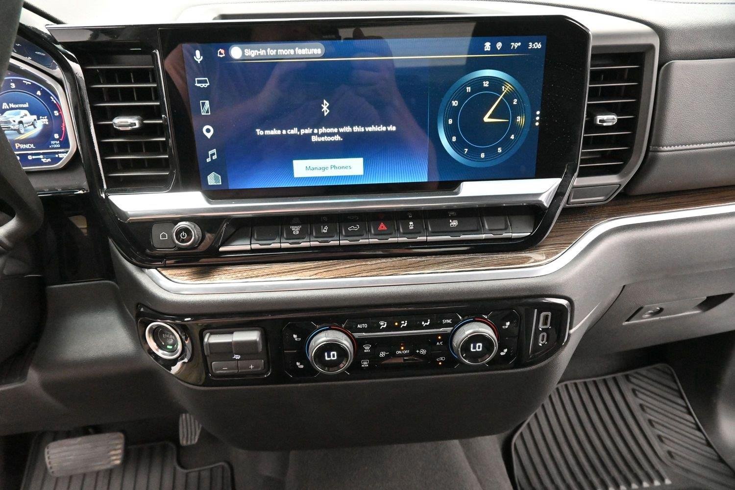 Used 2025 Summit White Chevrolet LT image 22