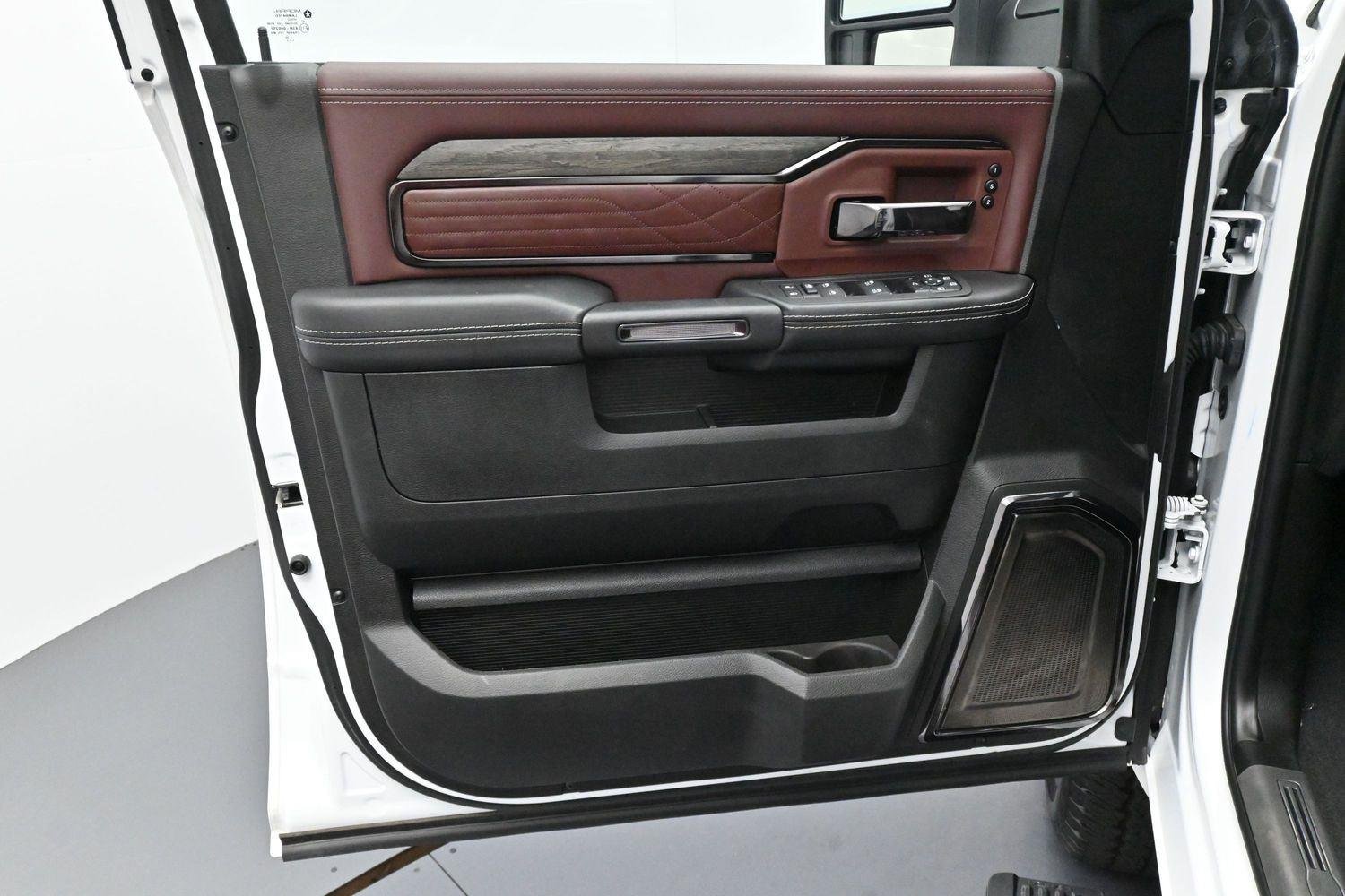 Used 2025 White Ram Limited image 10