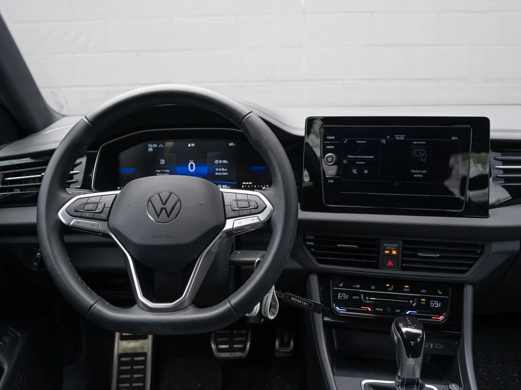 Used 2025 Gray Volkswagen 1.5T Sport image 22