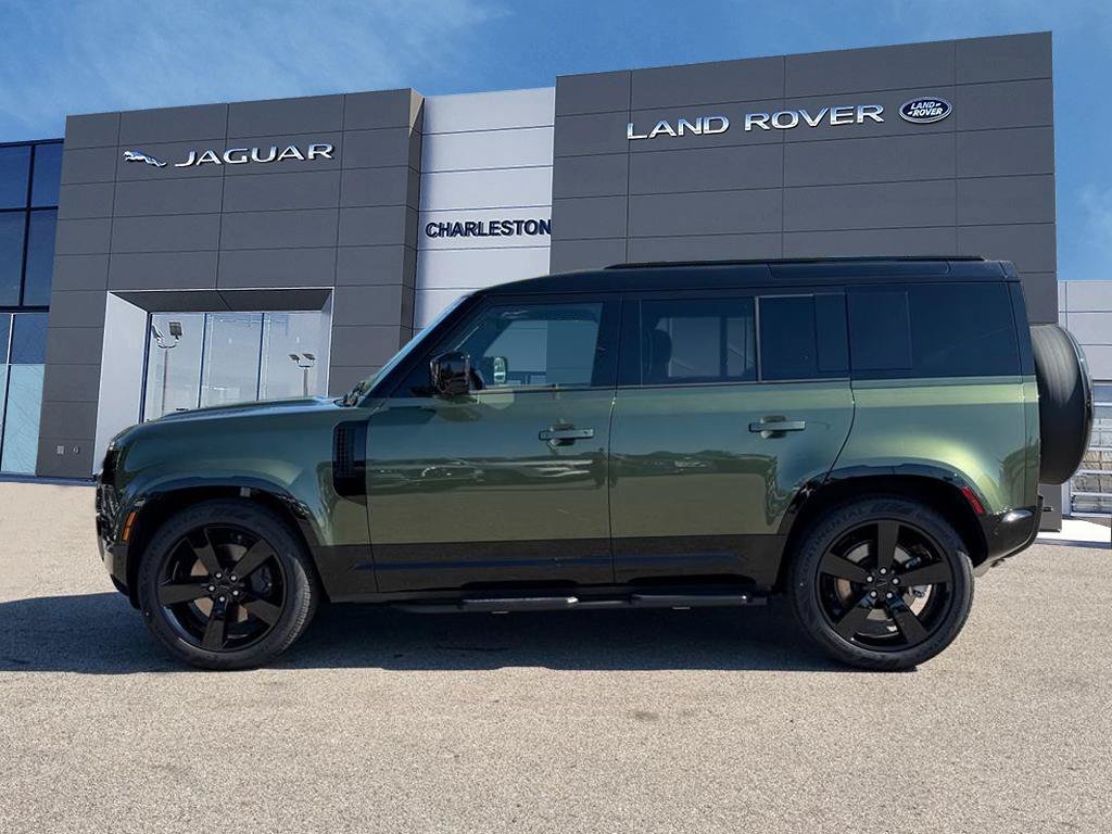 New 2026 Woolstone Green Metallic Land Rover X-Dynamic SE image 2
