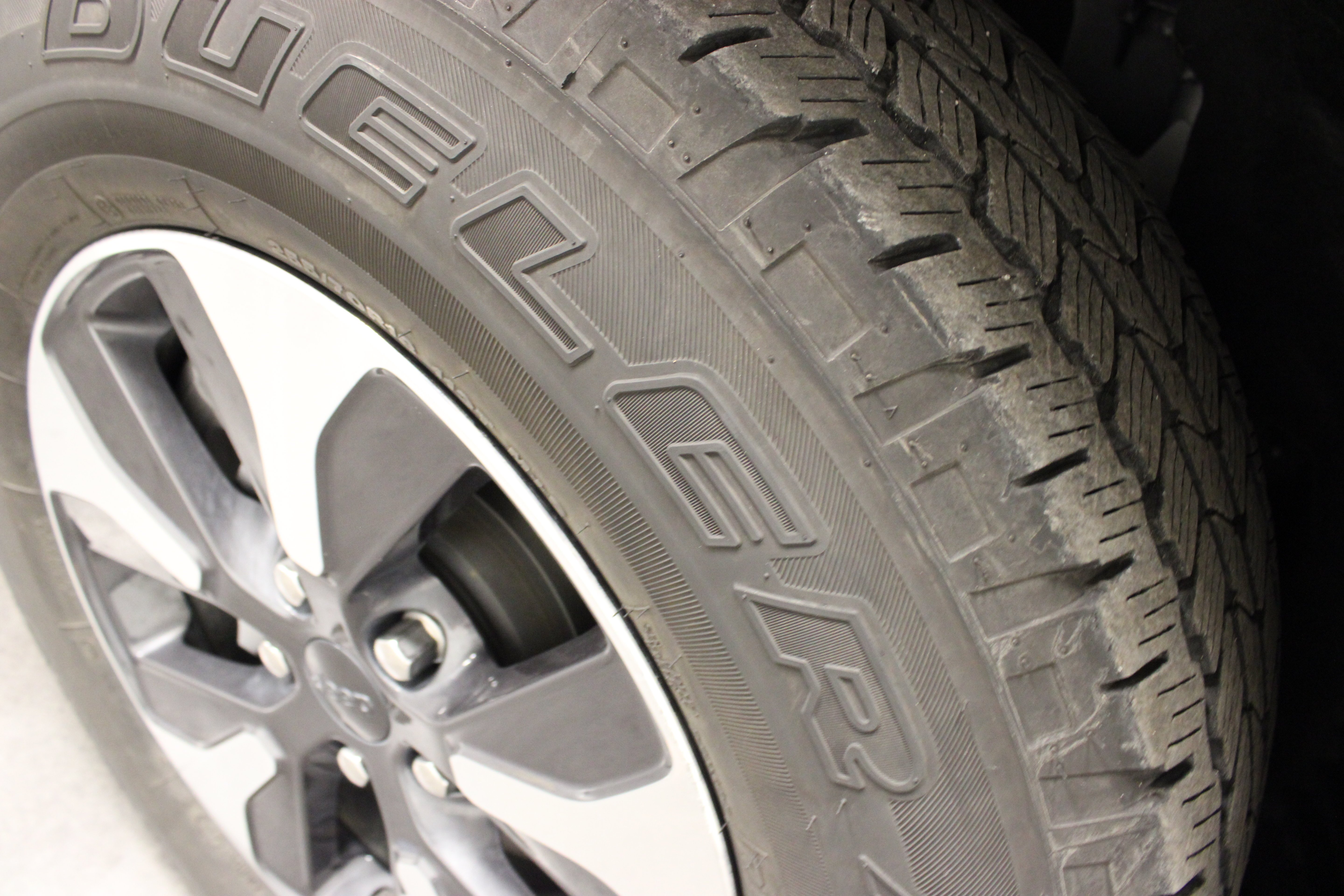Used 2022 Silver Zynith Jeep 4xe image 11