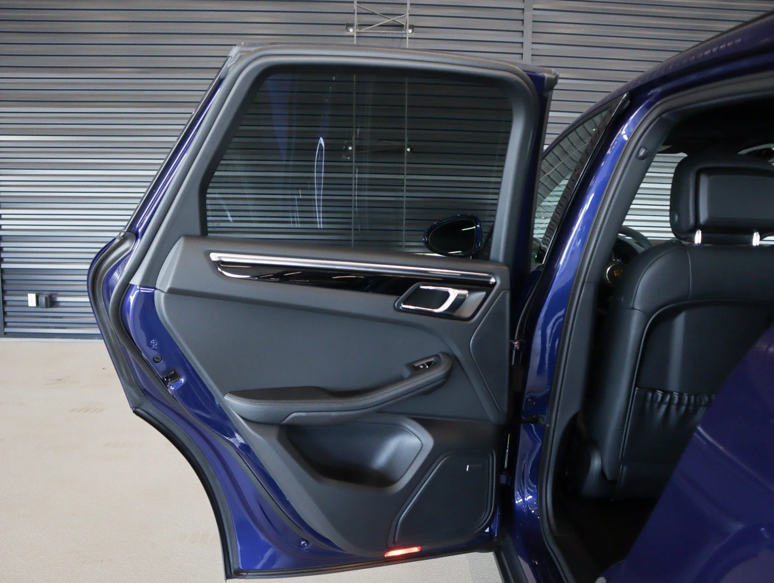 New 2026 Gentian Blue Metallic Porsche  image 25