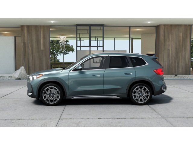 New 2026 Cape York Green Metallic BMW xDrive28i image 4