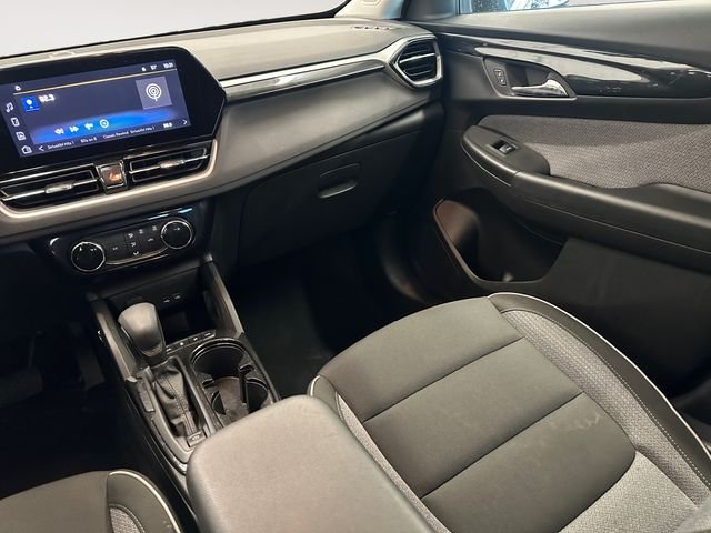 Used 2025 Black Chevrolet LT image 11