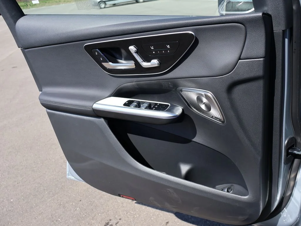 New 2026 Cirrus Silver Metallic Mercedes-Benz GLC 300 image 36