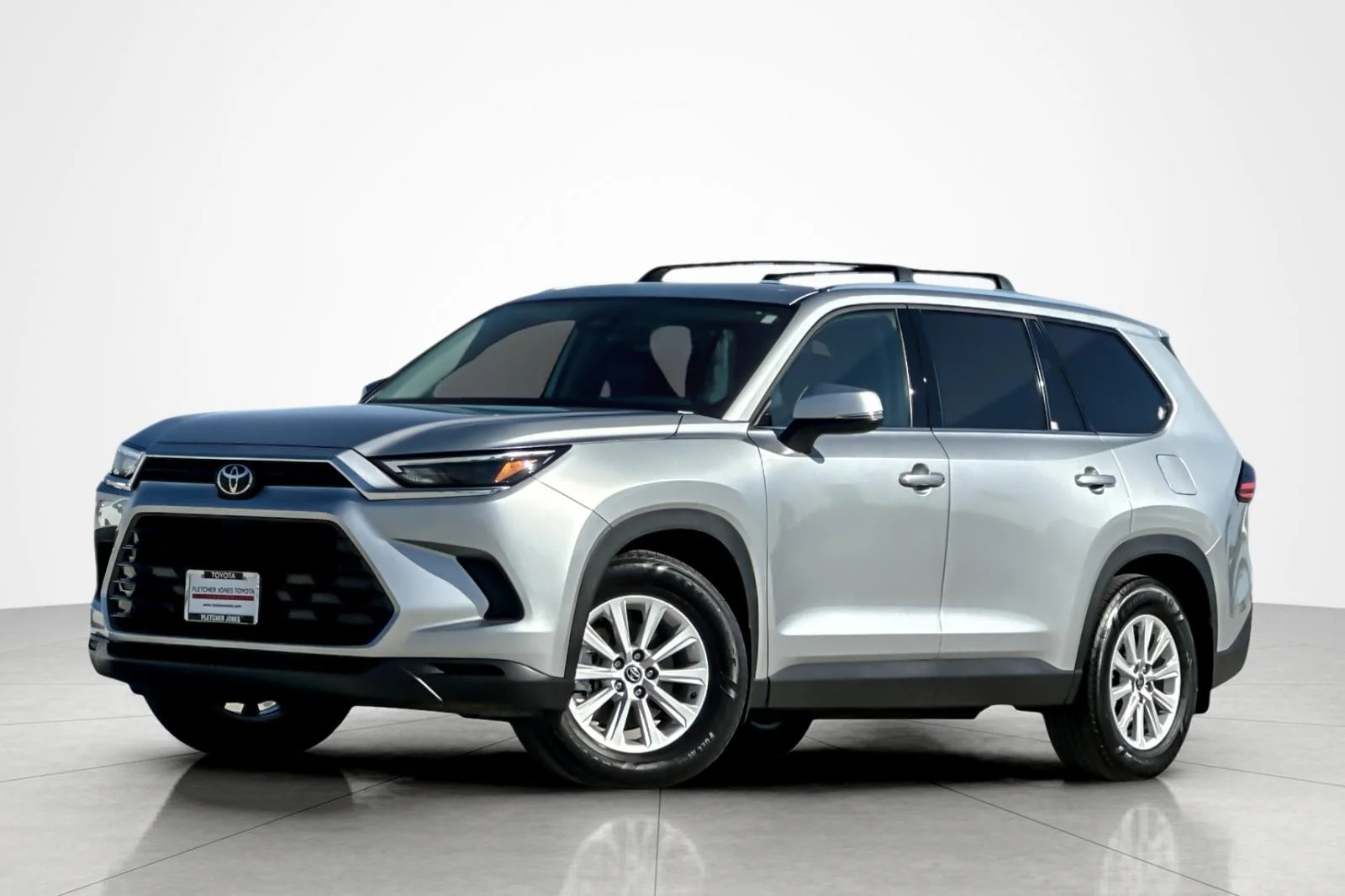 Certified Used 2026 CELESTIAL SILVER MET Toyota XLE image 1
