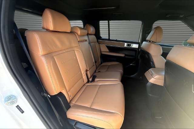 Used 2025 White Hyundai Limited image 27