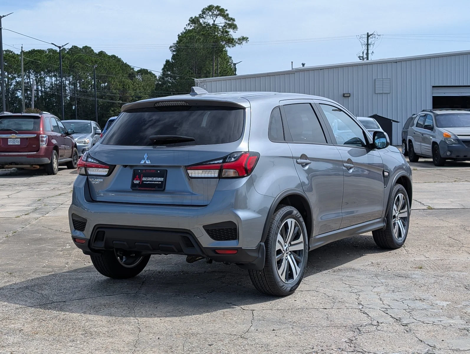 New 2027 Gray Mitsubishi 2.0 ES image 7