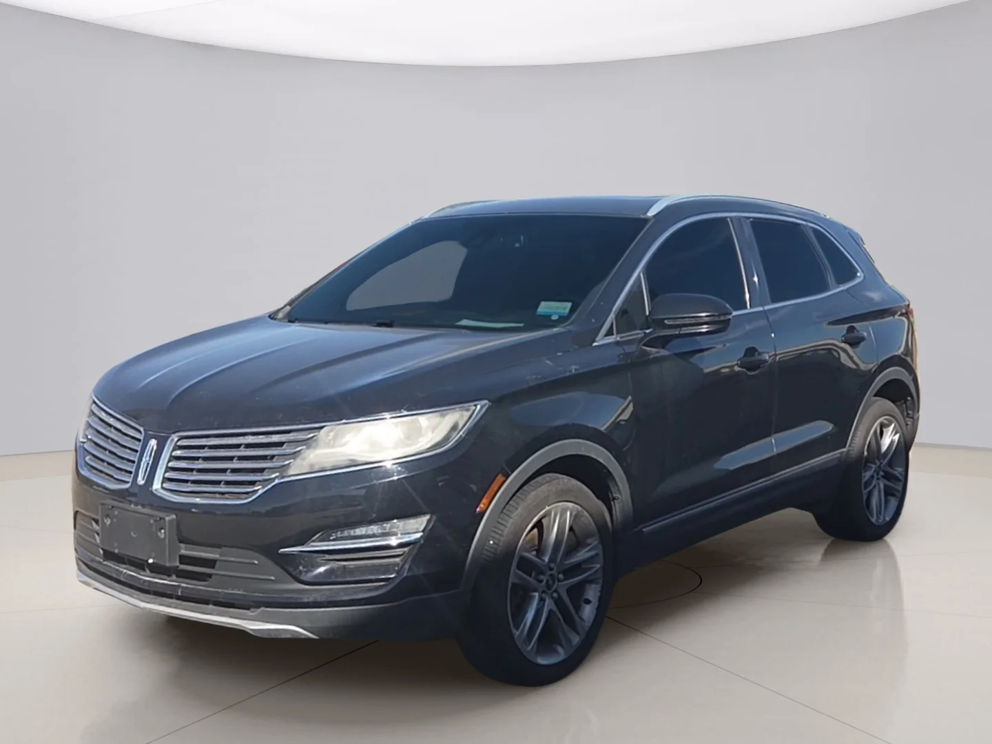 Used 2017 Black Lincoln RESERVE image 1