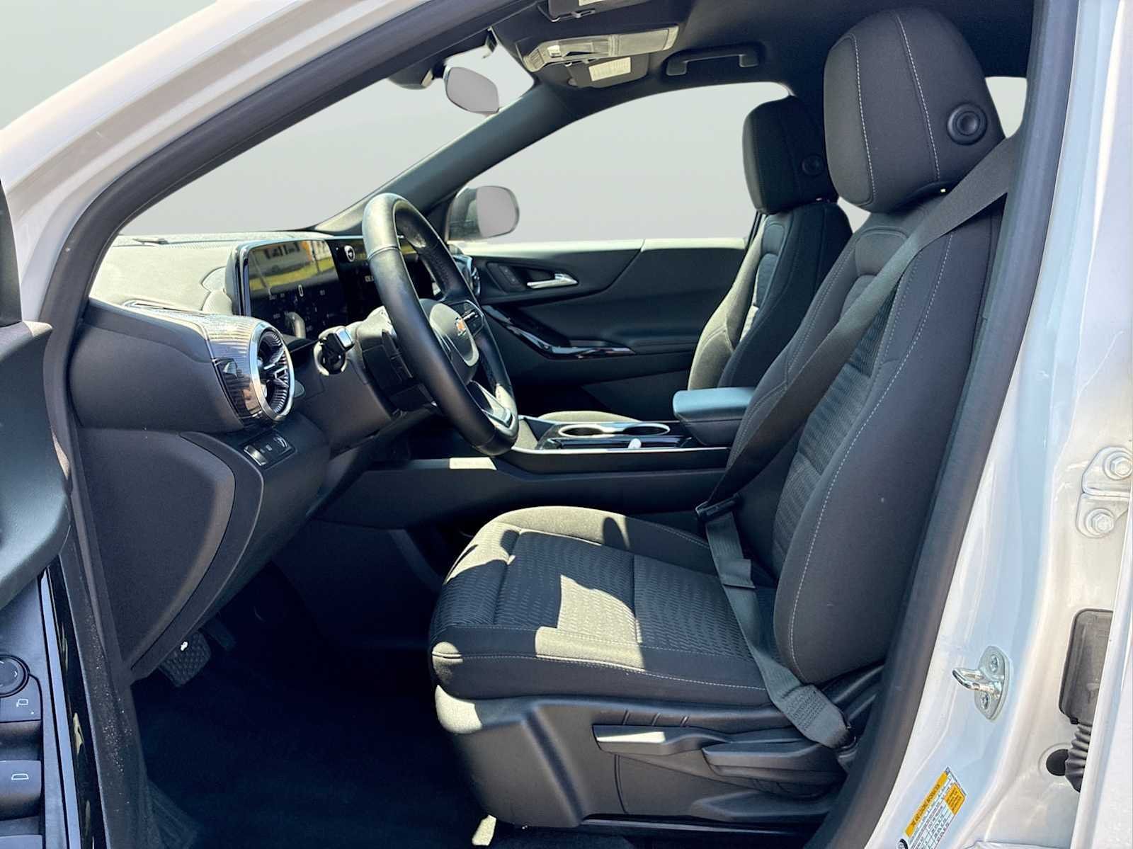 2025 Chevrolet Equinox LT - Photo 21