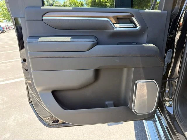 Used 2025 Black Chevrolet High Country image 21