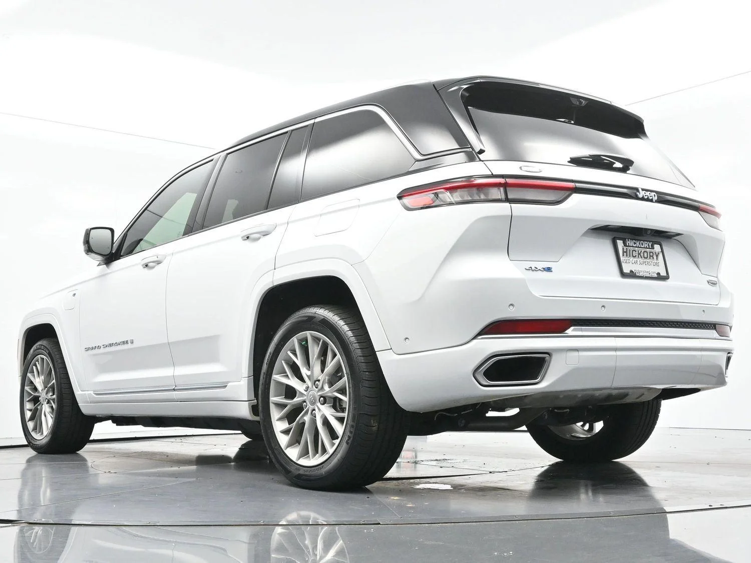Used 2022 Bright White Clearcoat Jeep Summit image 52
