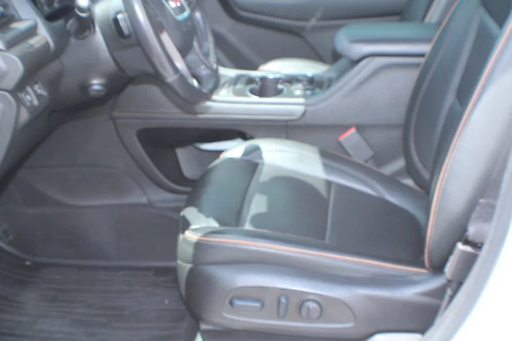 Used 2022 Summit White GMC AT4 image 14