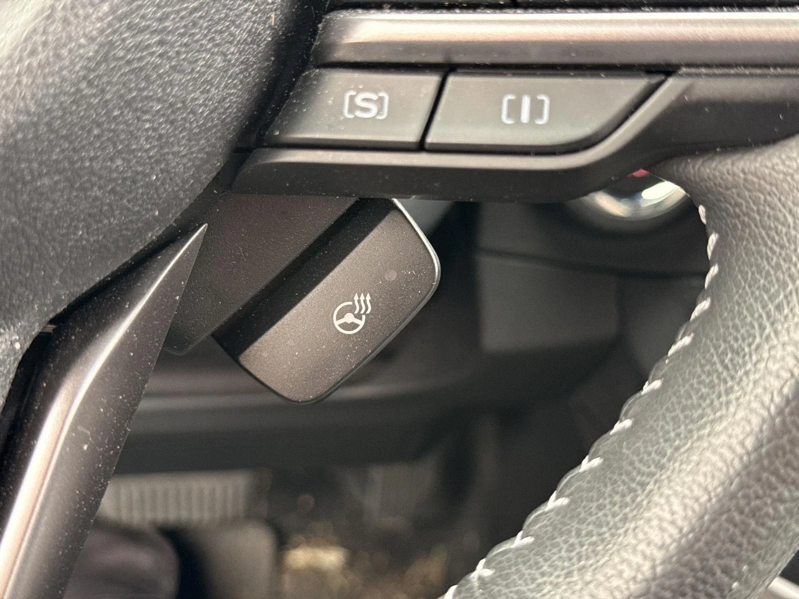 Used 2020 Jasper Green Metallic Subaru Limited image 18