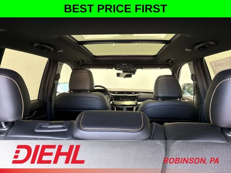 New 2026 Bright White Clear-Coat Exterior Paint Jeep Limited image 10