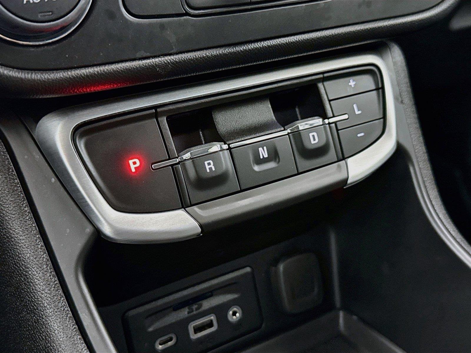 Used 2023 Summit White GMC SLT image 25