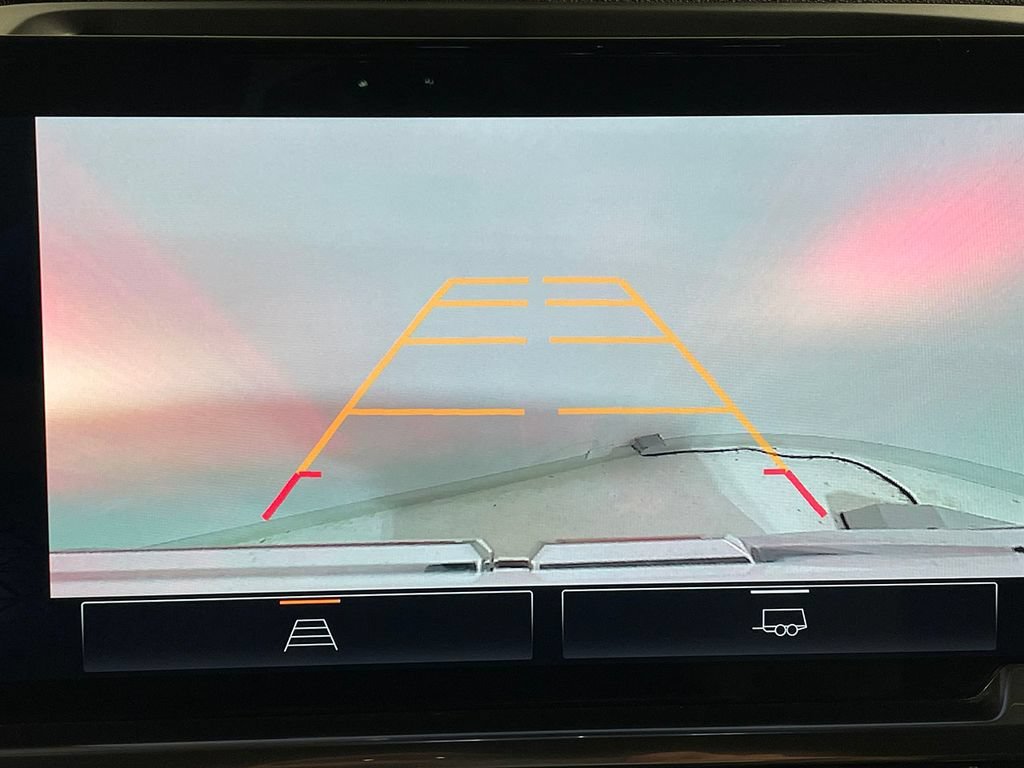 Used 2023 Summit White GMC Elevation image 4