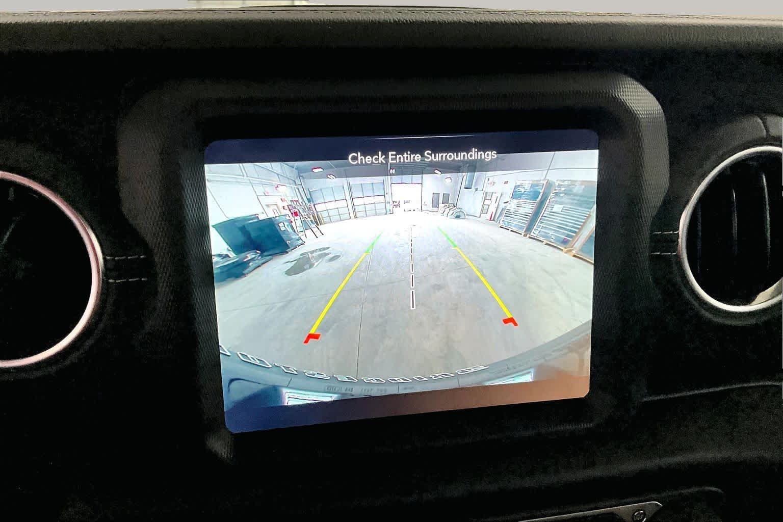 Used 2022 Sarge Green Clearcoat Jeep Unlimited Sahara image 28
