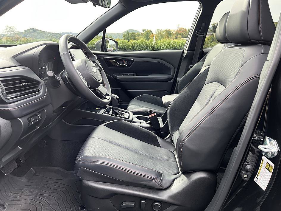 Used 2025 Crystal Black Silica Subaru Touring image 10