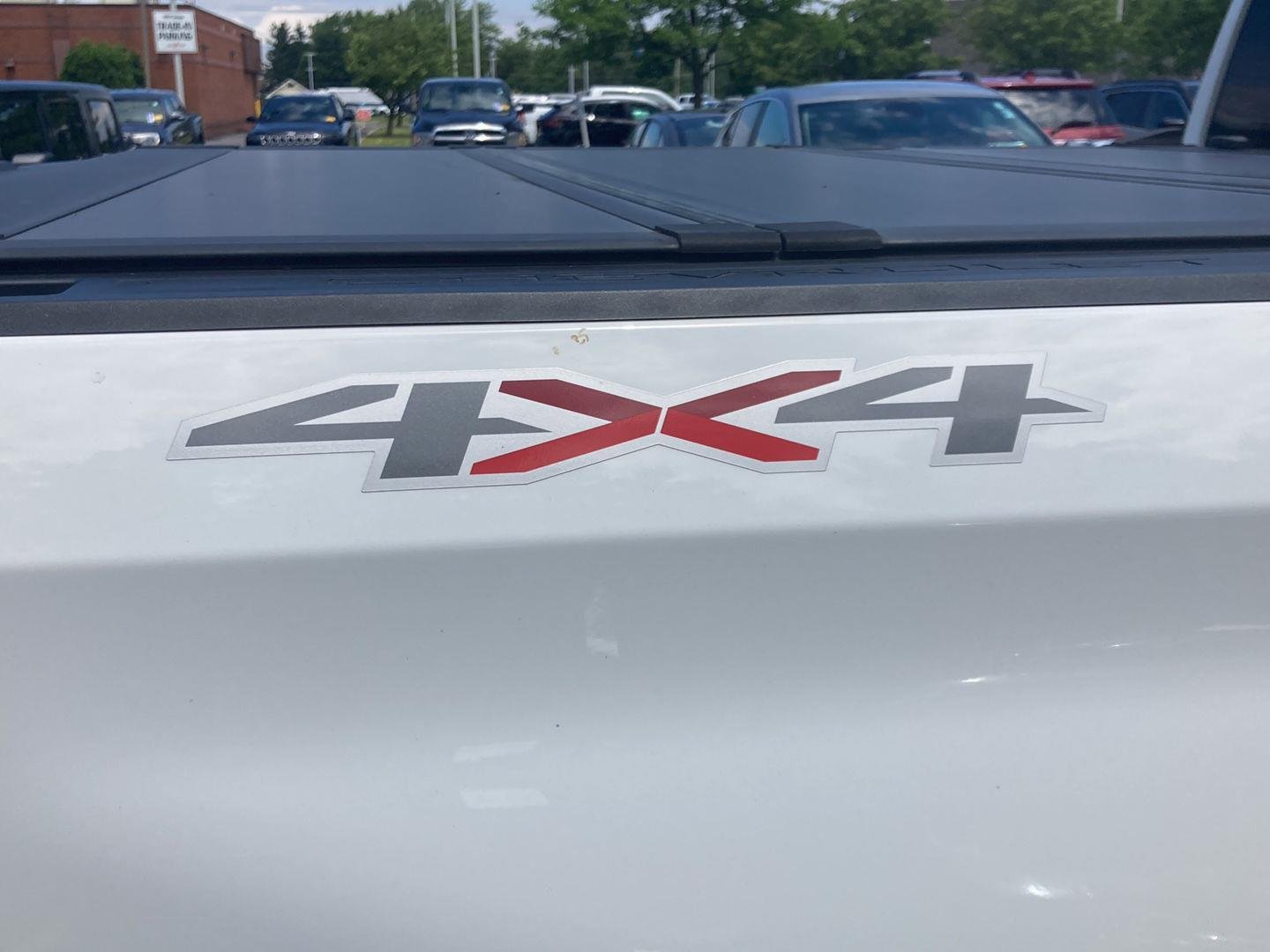 Used 2021 Summit White Chevrolet Custom image 8