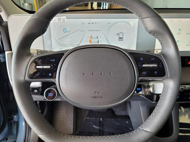 Used 2024 Blue Hyundai SEL image 23