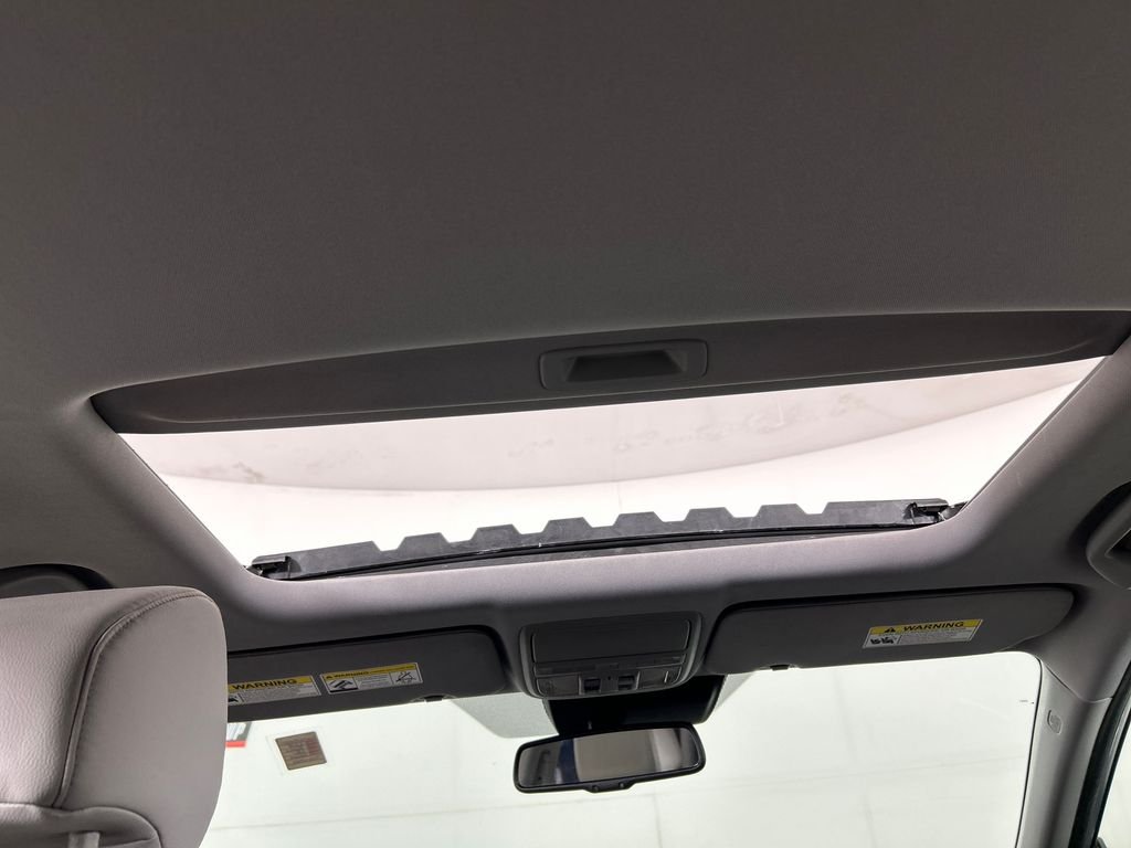 Used 2018 Silver Honda Touring image 19