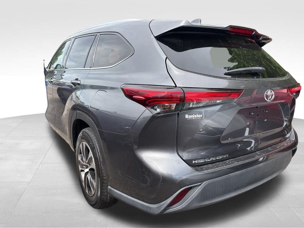 Used 2020 Gray Toyota XLE image 15