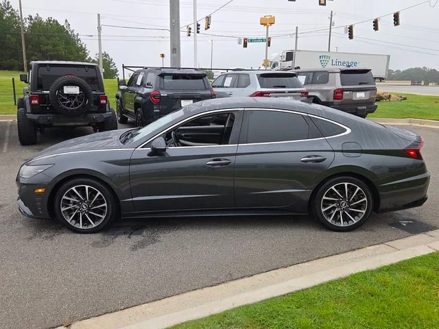 Used 2022 Gray Hyundai Limited image 4