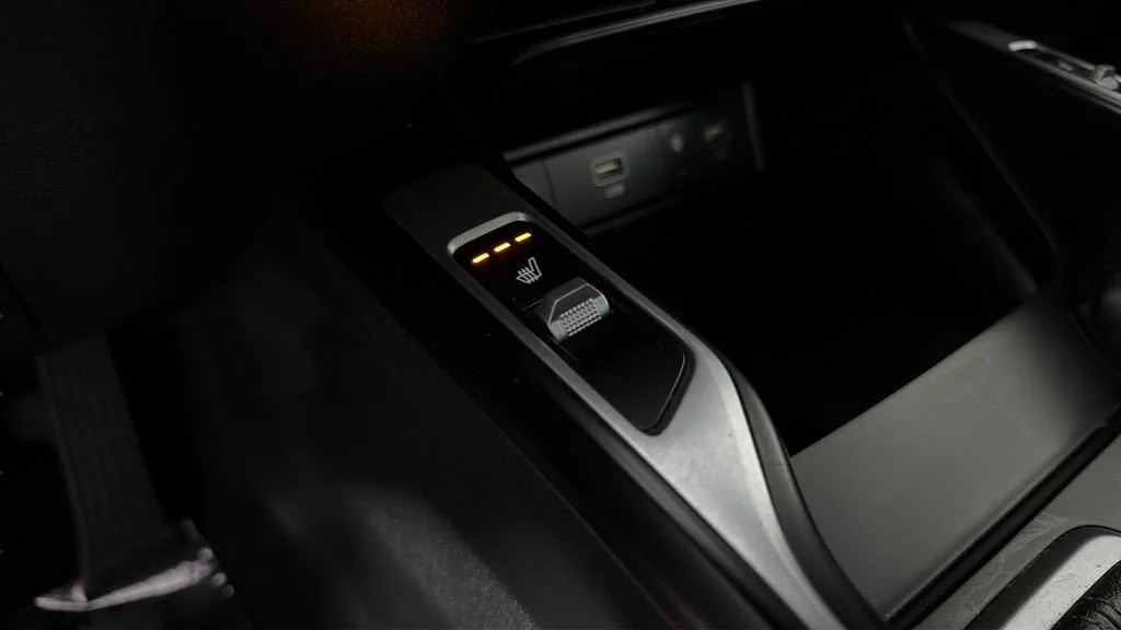 Used 2023 Black Kia S image 24