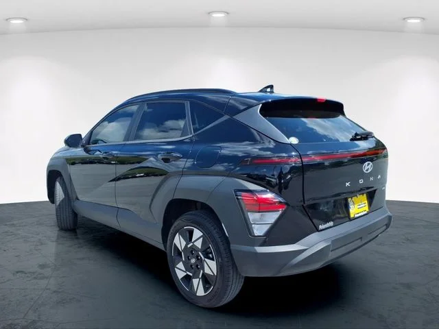 Used 2025 Black Hyundai SEL image 12