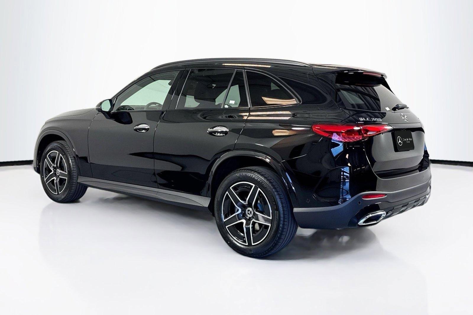 New 2026 Black Mercedes-Benz GLC 300 image 7