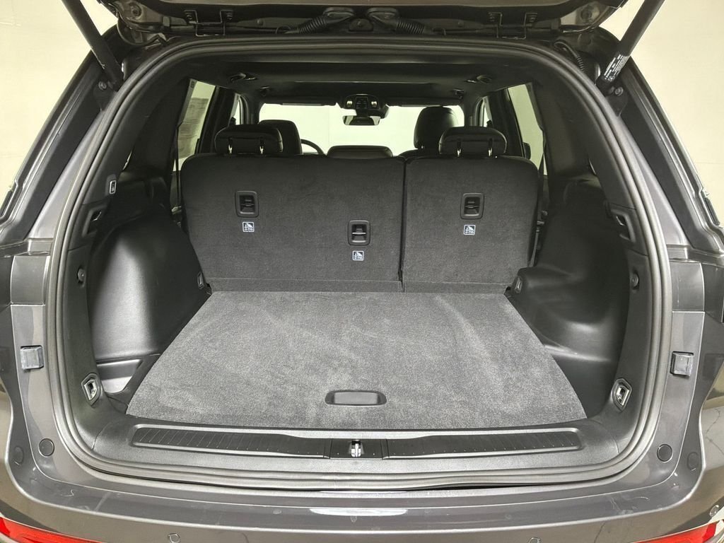 New 2026 Baltic Gray Metallic Clear-Coat Exterior Paint Jeep Altitude image 18